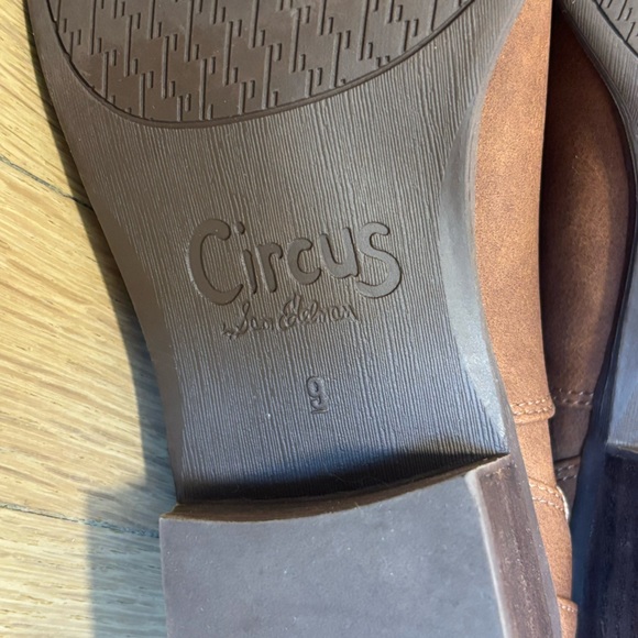 NWOT Circus by Sam Edelman Pent Ankle Booties in Brown - Picture 8 of 8